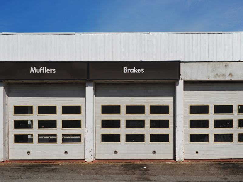 An image of an automative commercial garage in TN.